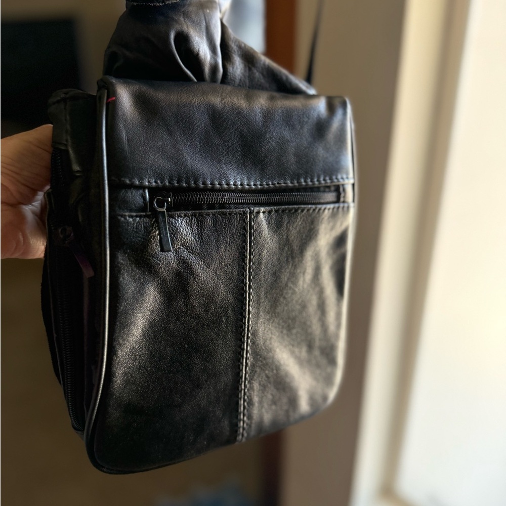 NEW Buxton Over the Shoulder/Crossbody Genuine Leather Black Bag in Box